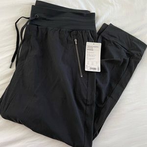 Athletes Trekkie North Jogger • Size 18 • Black • NWT